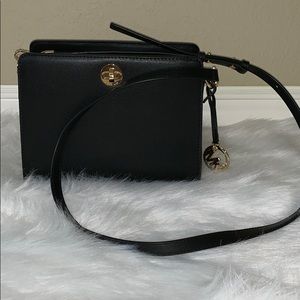 OFFERS ? Micheal Kors Crossbody
